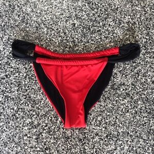 Everyday Sunday ✦ Two-Tone High-Cut Bikini Bottom (S)
